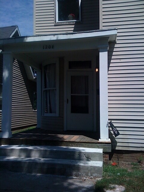 Primary Photo - 1206 Heath St
