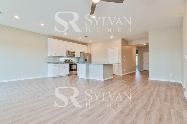 Building Photo - Enjoy this cozy home.