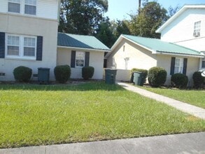 Building Photo - 308 Pleasant St