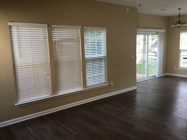 Foto del edificio - 12703 Beddingfield Dr