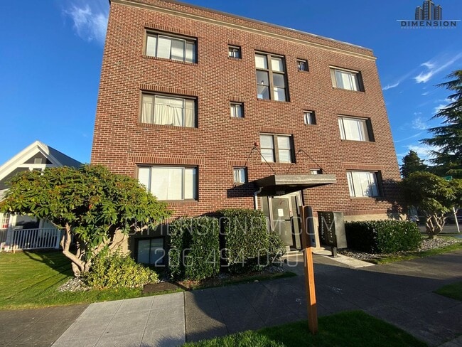 Interior Photo - 2331 Rockefeller Ave