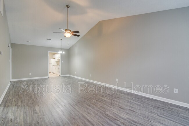 Foto del edificio - 525 Edgecliff Ln