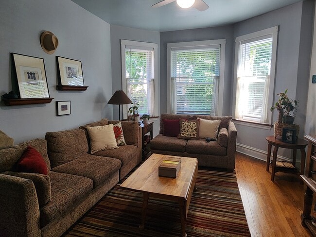 Foto del edificio - 2538 W Gunnison St