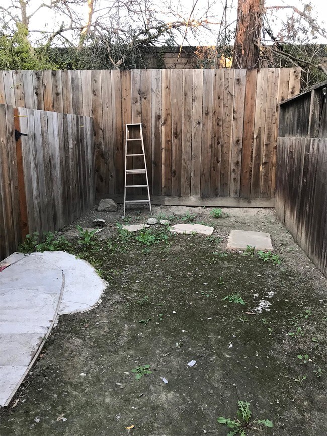 Building Photo - 5011 Lapa Dr