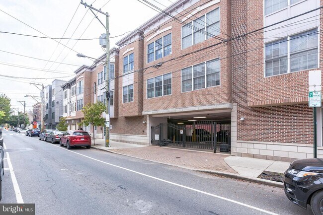 Building Photo - 714 Bainbridge St