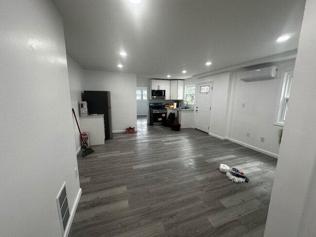 Building Photo - 179 Ada Dr