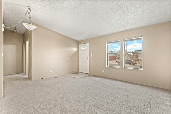 Foto del edificio - 8343 Kearney St