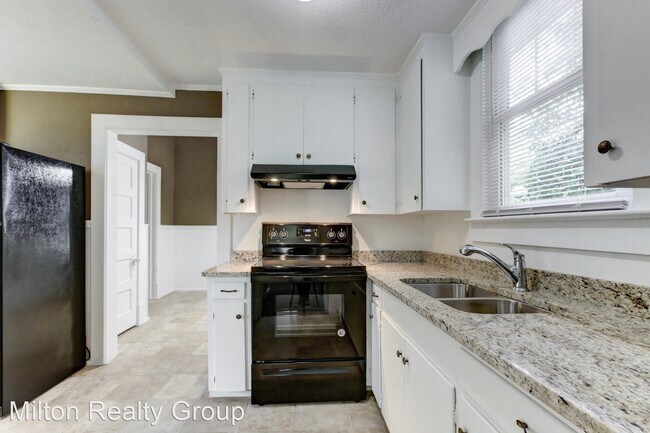 Building Photo - 3 br, 1.5 bath House - 523 S. 4th Street