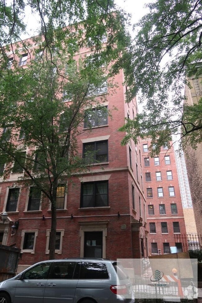 Building Photo - 426 W Briar Pl