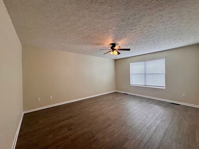Foto del edificio - Three Bedroom Home In Waynesville/Freedom ...
