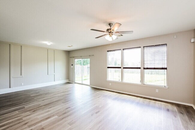 Foto del edificio - 7615 Shavano Ln