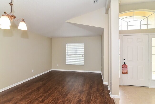 Foto del edificio - 4053 Longworth Loop