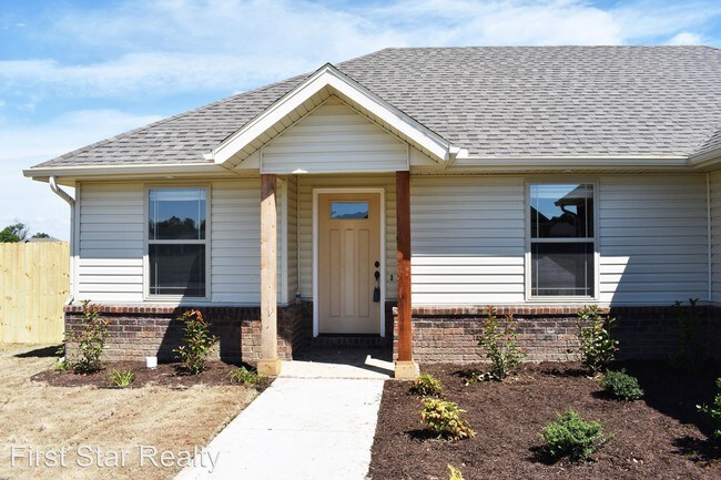 800 Benton St Prairie Grove Ar House For Rent In Prairie Grove Ar Apartments Com