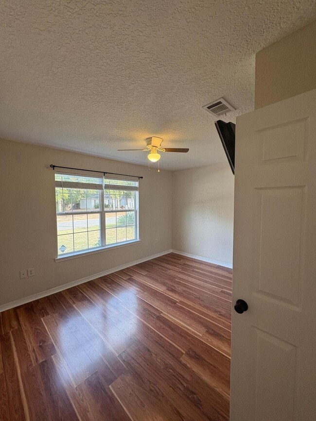 Building Photo - 2864 Shoffner Ave