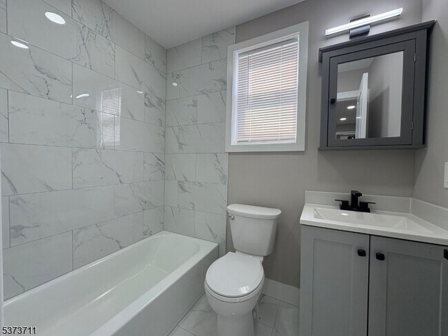 Foto del edificio - 322 N 10th St
