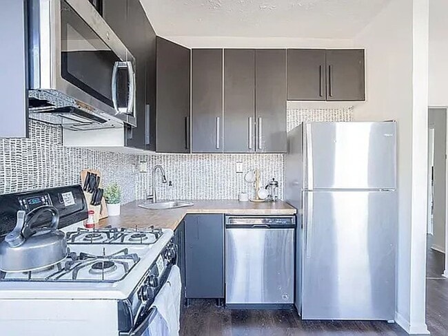 Building Photo - Michigan Ave