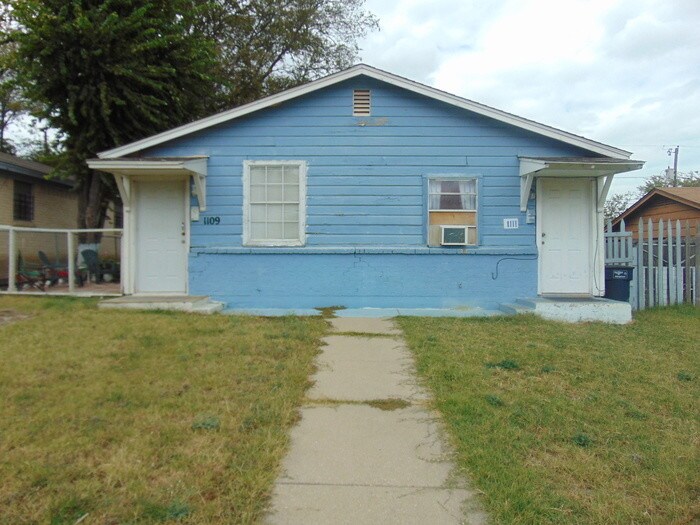 Foto del edificio - 1111 Baker St