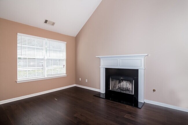 Building Photo - 4195 Clarks Tr