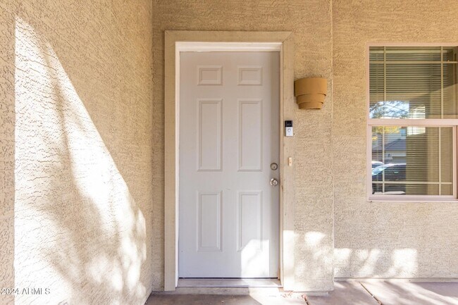 Foto del edificio - 9426 W Palm Ln