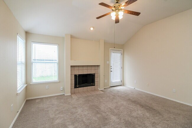 Foto del edificio - 2807 N Hampton Dr