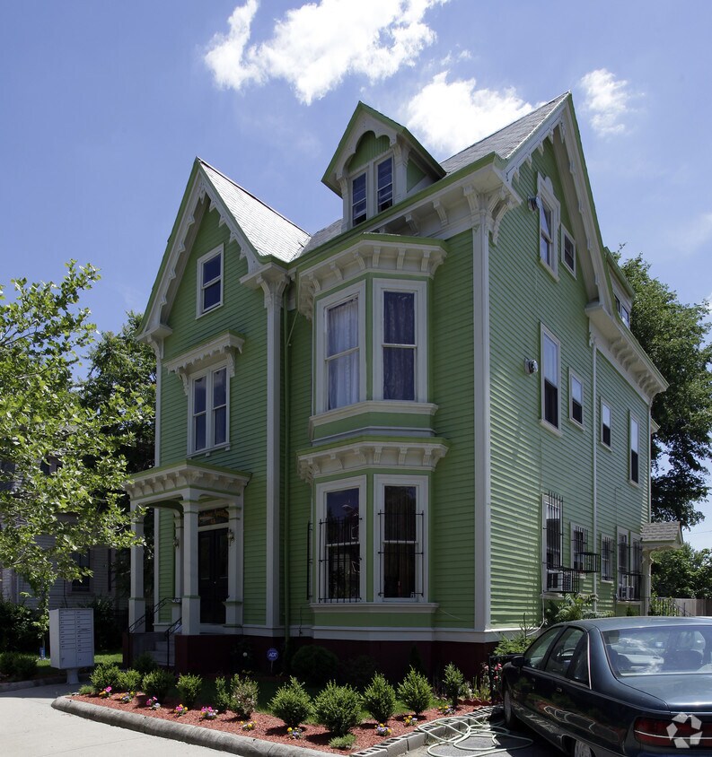 48 Wesleyan Ave, Providence, RI 02907 Apartments in Providence, RI