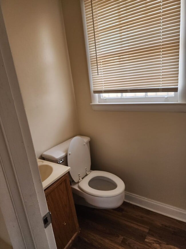 Building Photo - 15 Fleetwood Dr