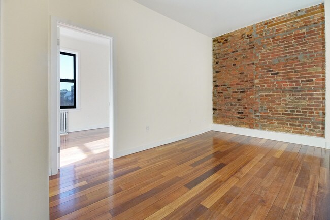 Building Photo - 145 Montrose Ave