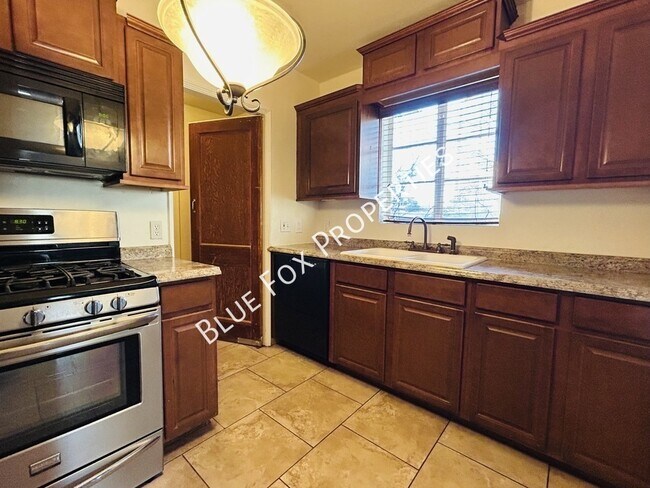 Foto del edificio - 3021 E Linden St