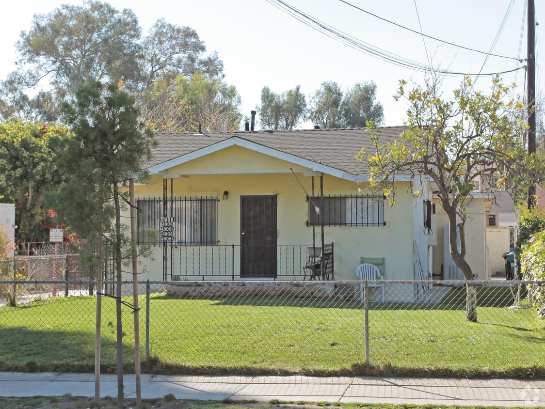 Building Photo - 4804-4808 Live Oak St