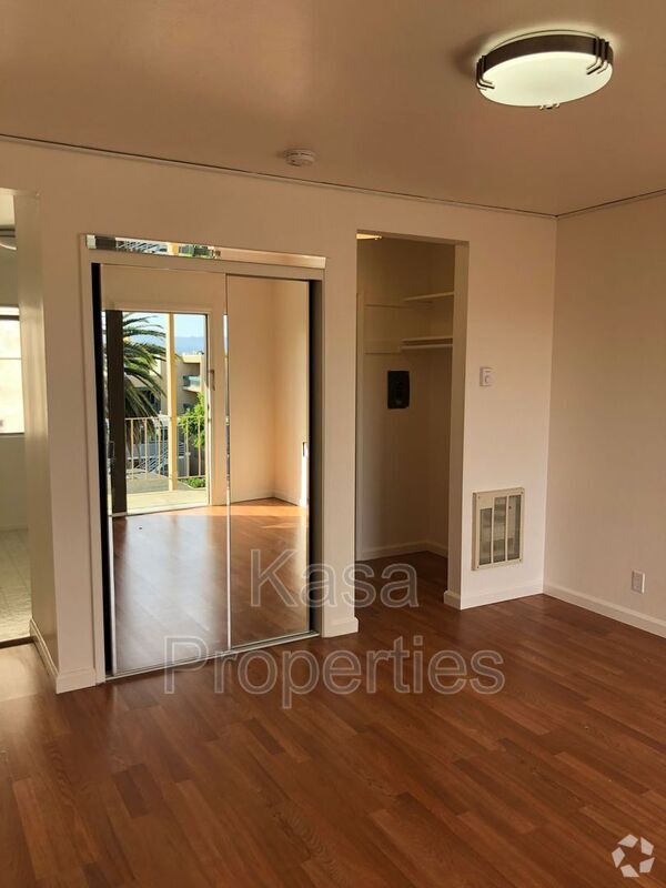 Building Photo - 2140 California St