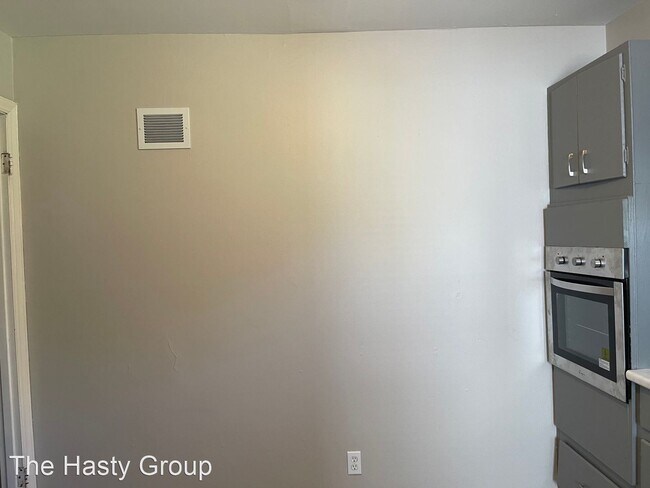 Building Photo - 2 br, 1 bath House - 3516 Bell St