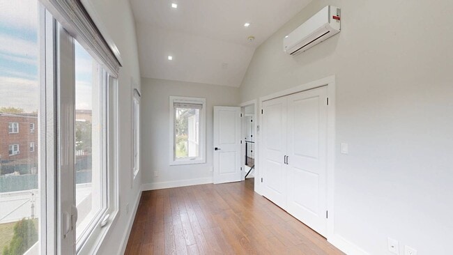 Building Photo - 93 Skidmore Ln