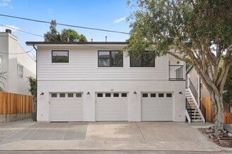Building Photo - 320 Catalina Dr