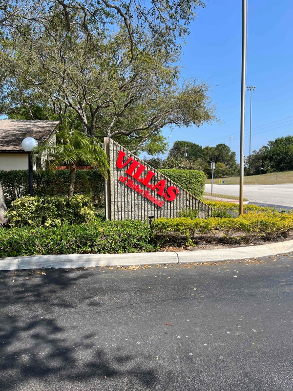 Foto principal - 7909 SE Villa Cir