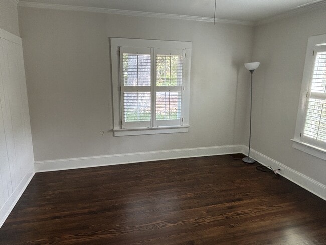 Building Photo - 517 Forest Ln