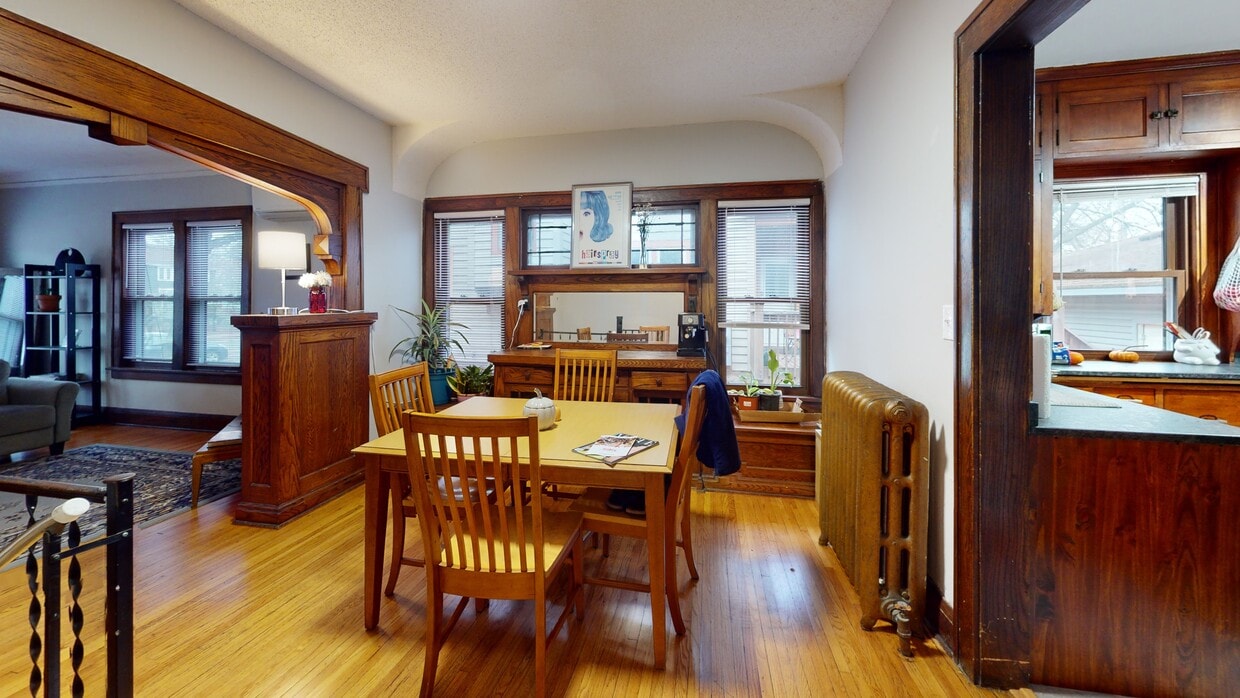 Primary Photo - 1808 Como Ave SE