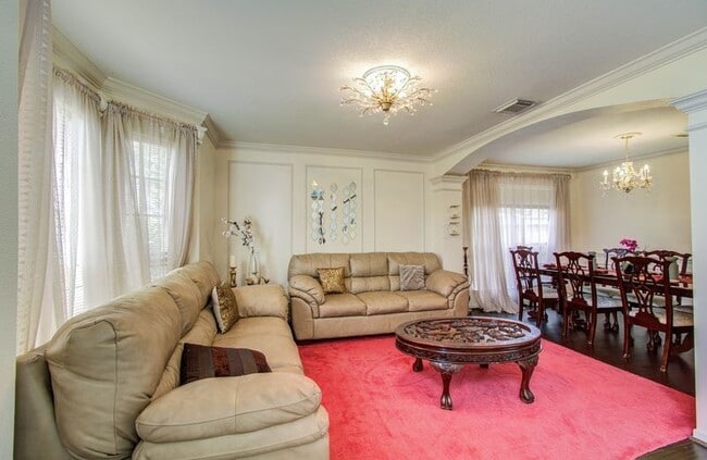 Foto del edificio - 3219 Leila Oaks Dr