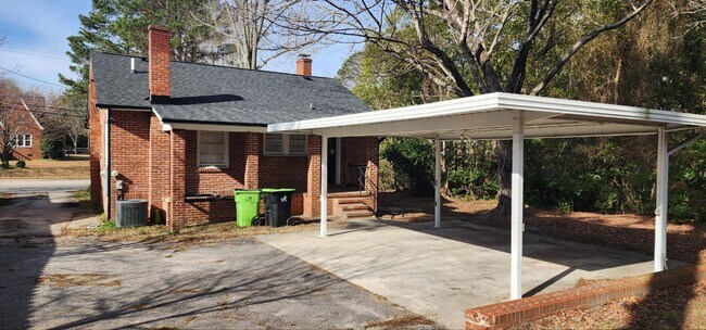 Foto del edificio - 504 N Arendell Ave