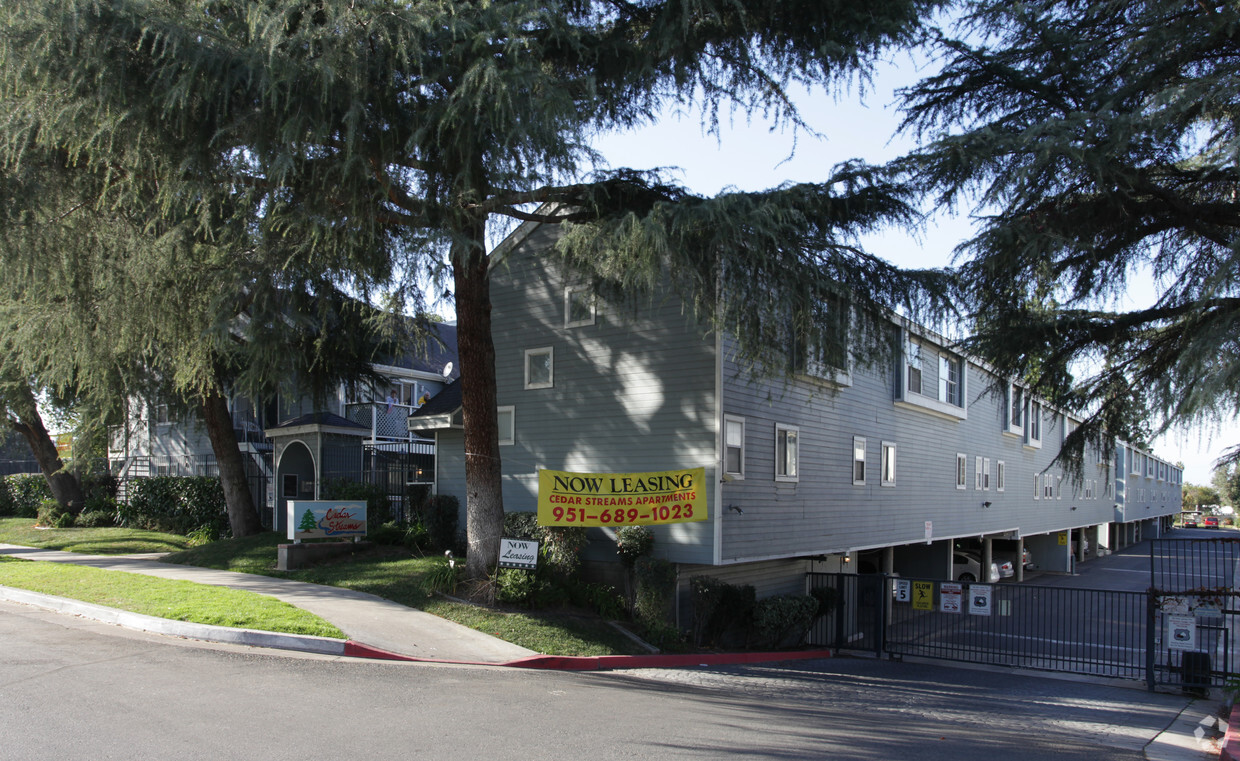 Primary Photo - Cedar Streams Apartments
