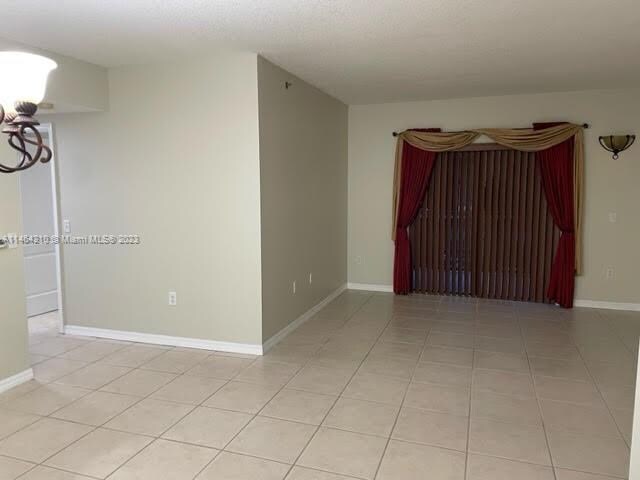 Foto del edificio - 9340 Fontainebleau Blvd