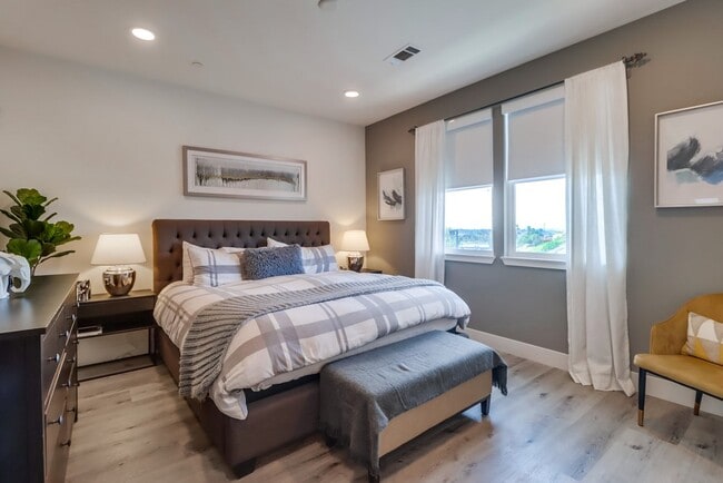 Building Photo - Ridgeway Apartments