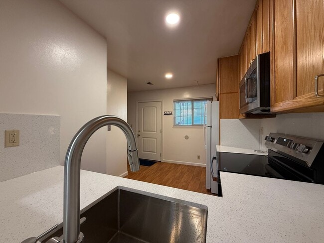Building Photo - 4794 Raspberry Pl