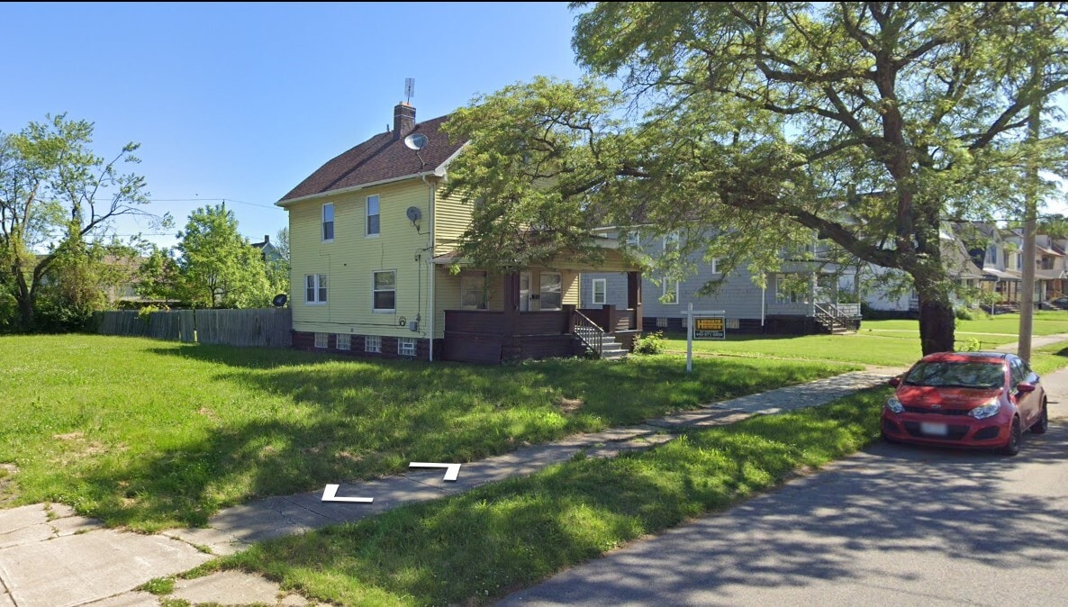 Primary Photo - 7921 Laumer Ave
