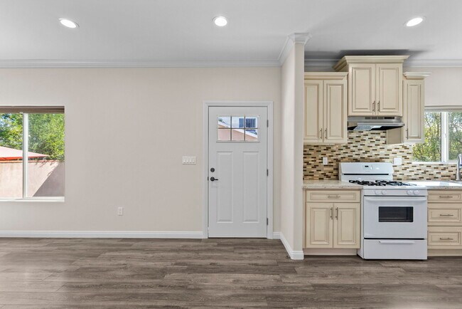 Building Photo - 6715 Cedros Ave