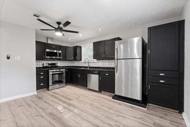 Foto del edificio - 2 Ground Brier Ct