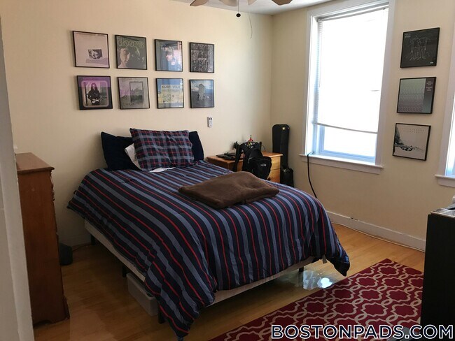 Building Photo - 145 Endicott St