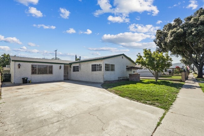 Building Photo - 11247 Michael Hunt Dr