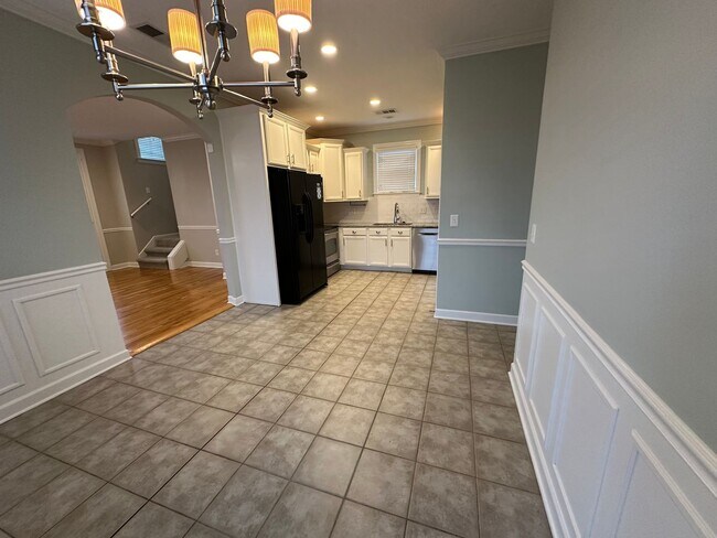 Foto del edificio - Beautiful 4 Bed 2.5 Bath House In Murfrees...