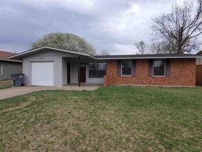 Building Photo - 2611 NW Pollard Ave