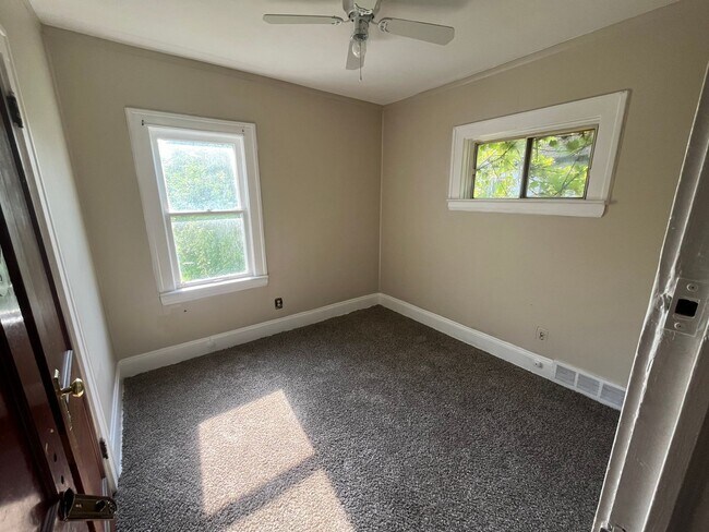 Building Photo - 3537 E 147th St